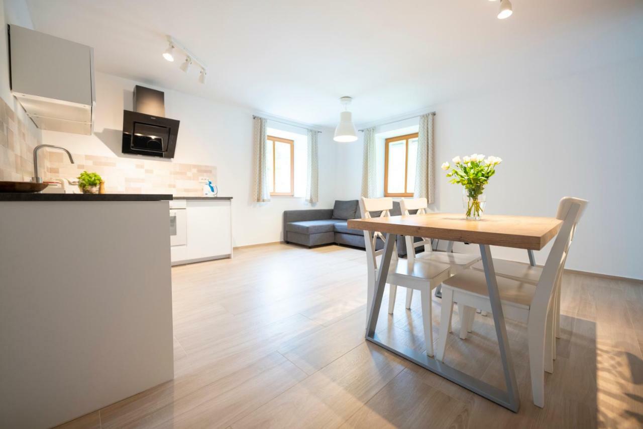 Hisa Urska Apartment Log pod Mangartom Bagian luar foto