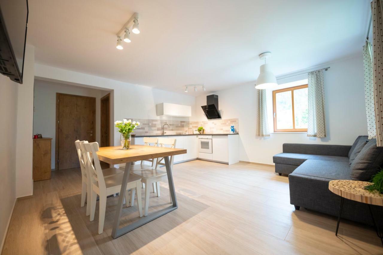 Hisa Urska Apartment Log pod Mangartom Bagian luar foto